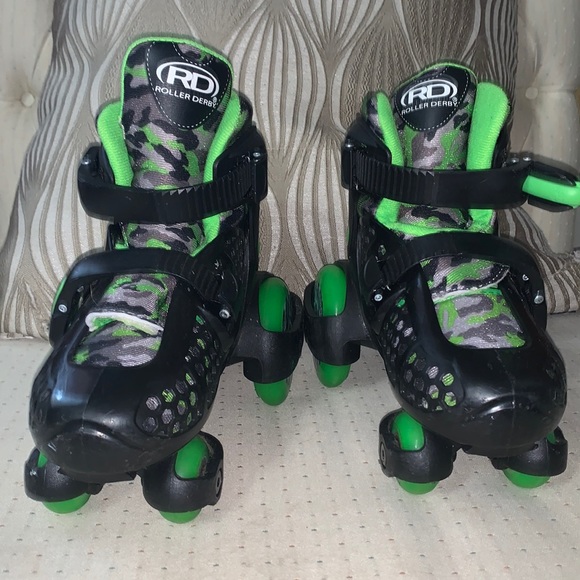 Other - Adjustable skates 11-2